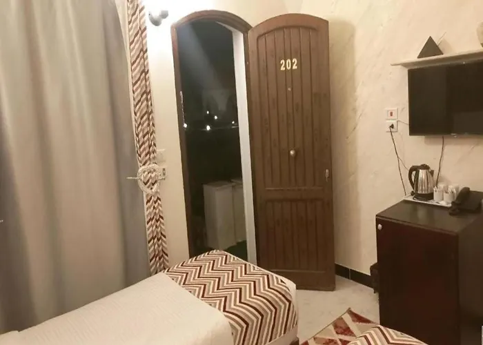 Dolphin Continental Hotel