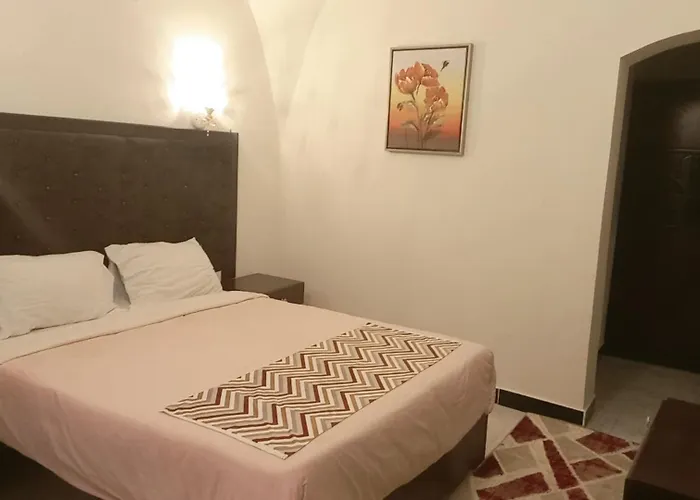 Dolphin Continental Hotel