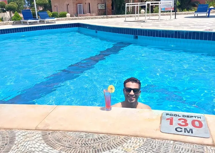 Dolphin Continental Hotel 3*