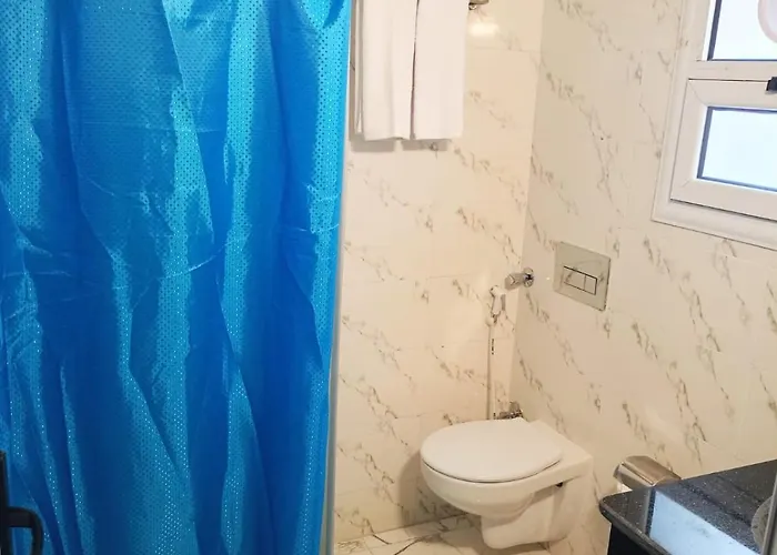 Dolphin Continental Hotel 3*